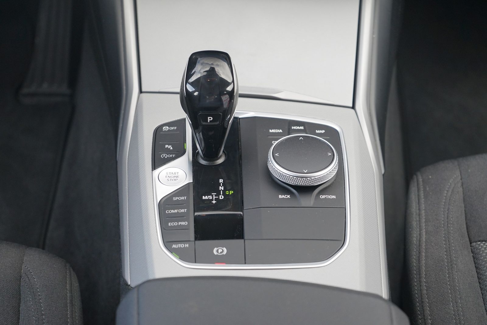 BMW 320i Advantage - Samsaru's Car Outlet