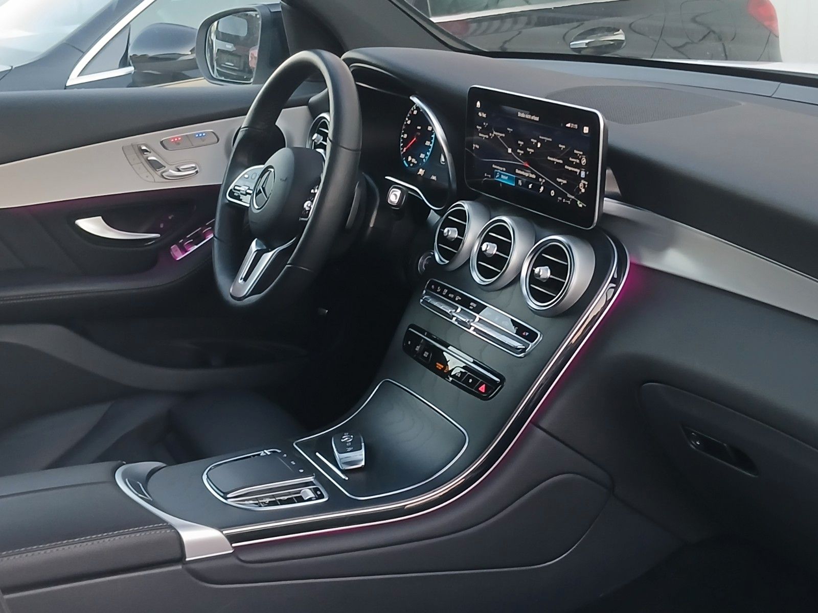 Mercedes-Benz GLC300de AMG 4M_360_Panorama_Leder_Sitzklima_LED