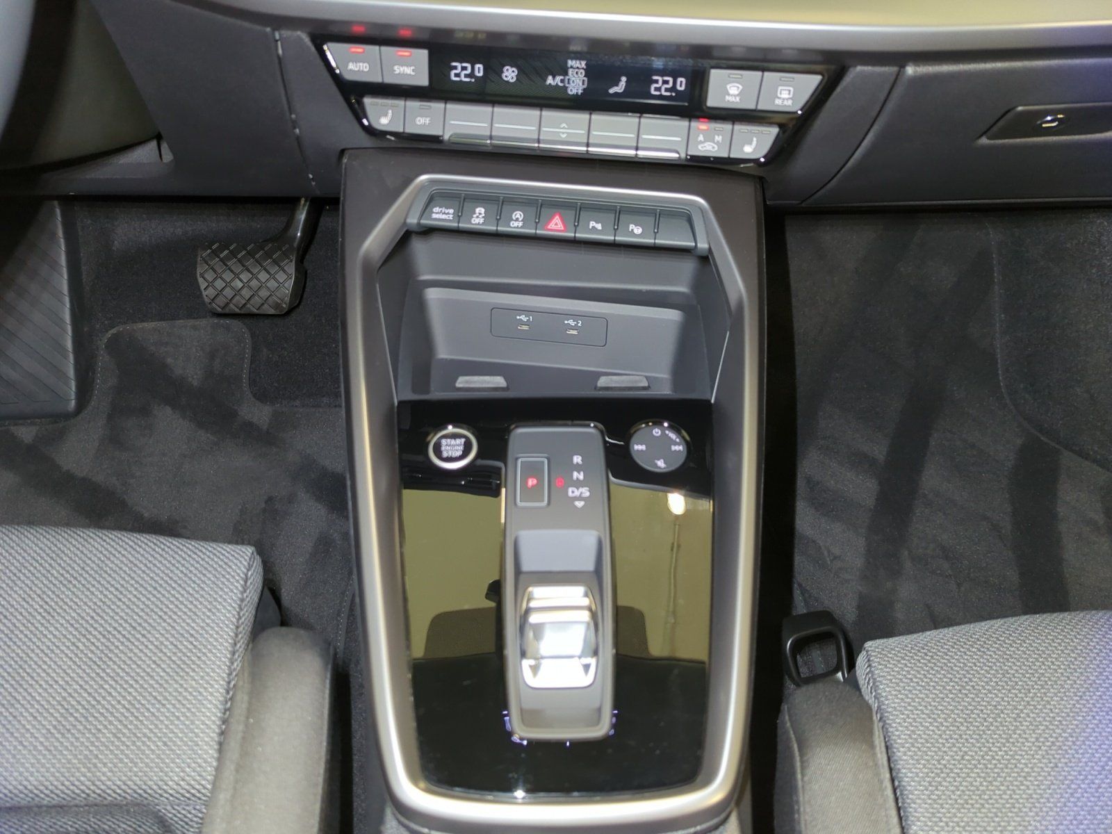 Audi A3 35 TFSI Sportback S tronic basis LED NAVI B&O