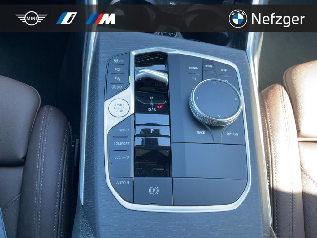 BMW 330 i xDrive Tour. M Sport HUD Pano H/K HiFi AHK