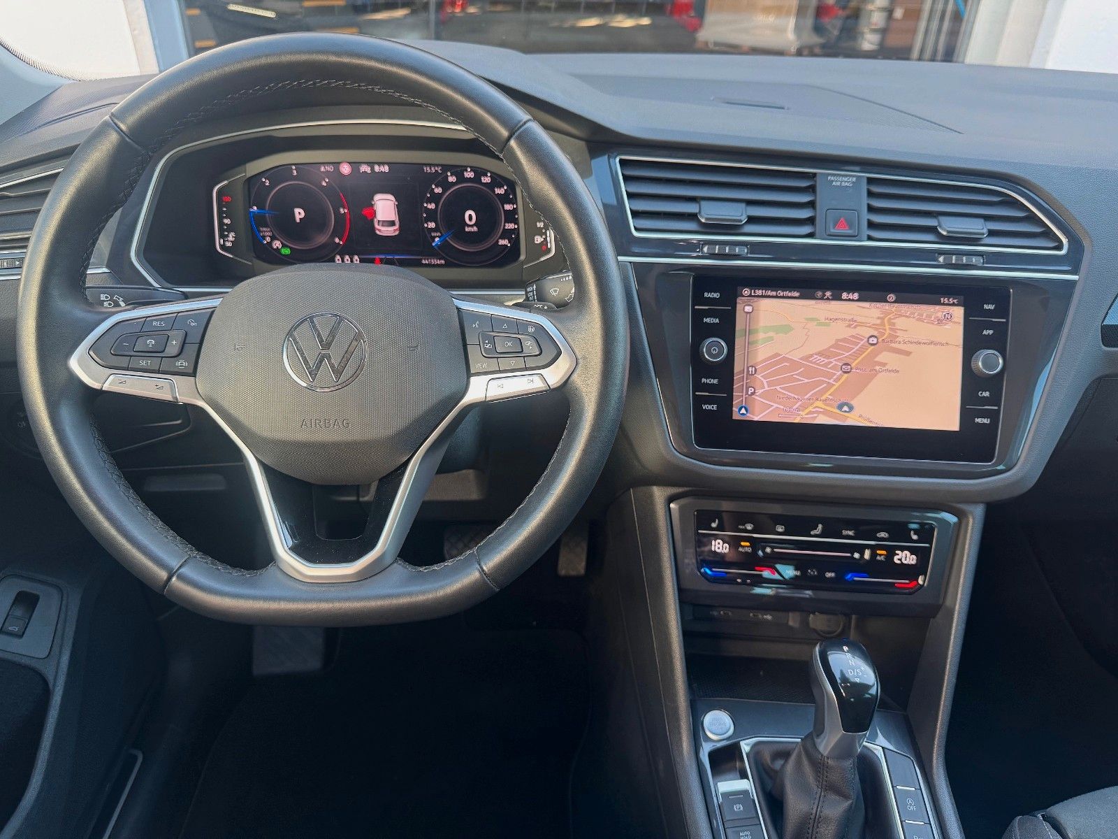 Volkswagen Tiguan Elegance 2.0 TDI Automatik - Samsaru's Car Outlet