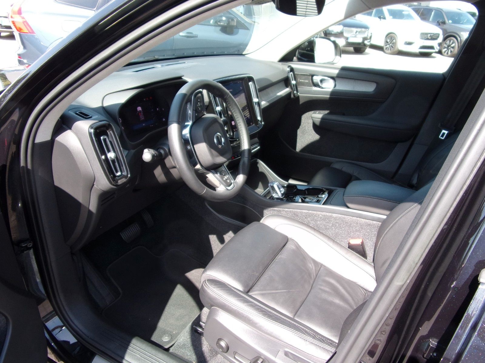 Volvo XC 40 B4 Plus Bright - Samsaru's Car Outlet