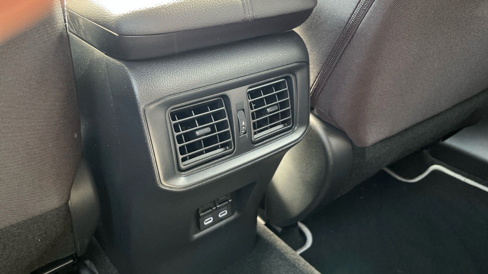 Toyota RAV 4 Hybrid 4x4 Team D AHK 1.650kg MwSt.