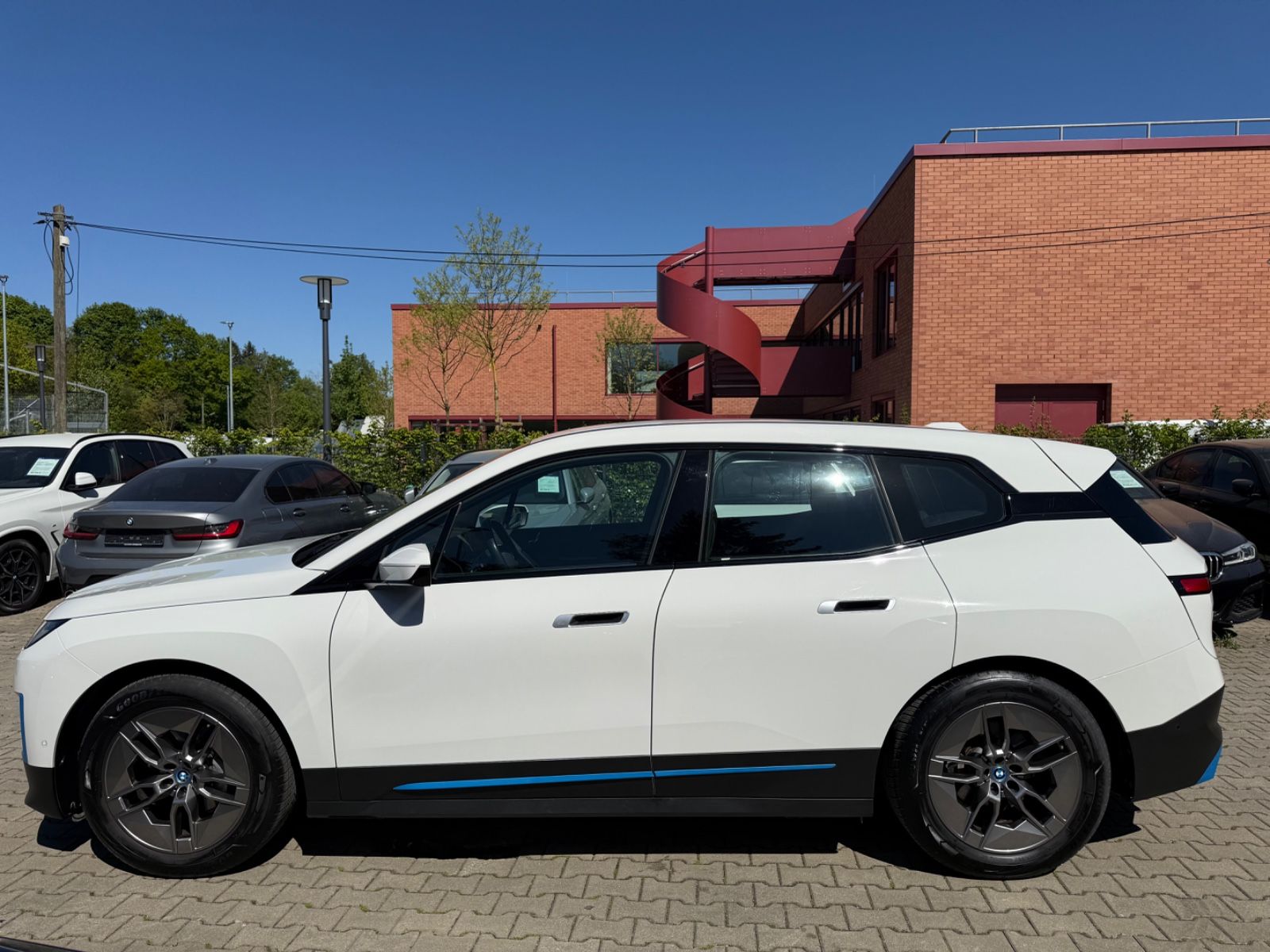 BMW iX 40 xDrive*Head Up*360Kamera*Harmann*Komfortzu