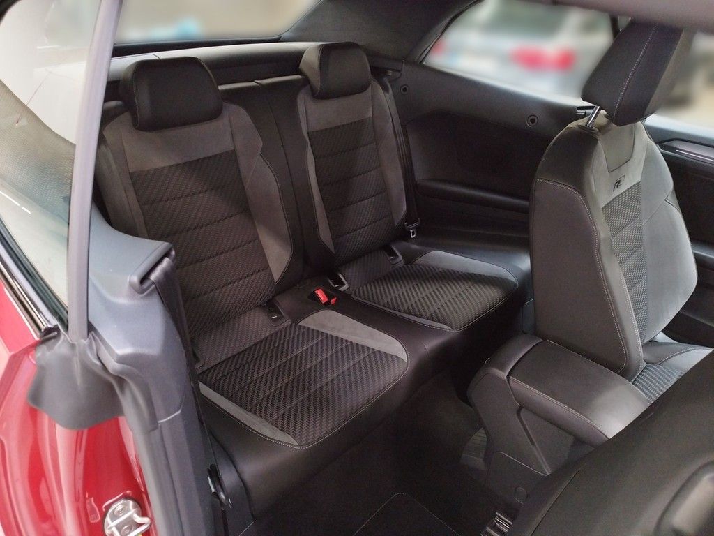 Volkswagen T-Roc 1.5 TSI R-Line - Samsaru's Car Outlet