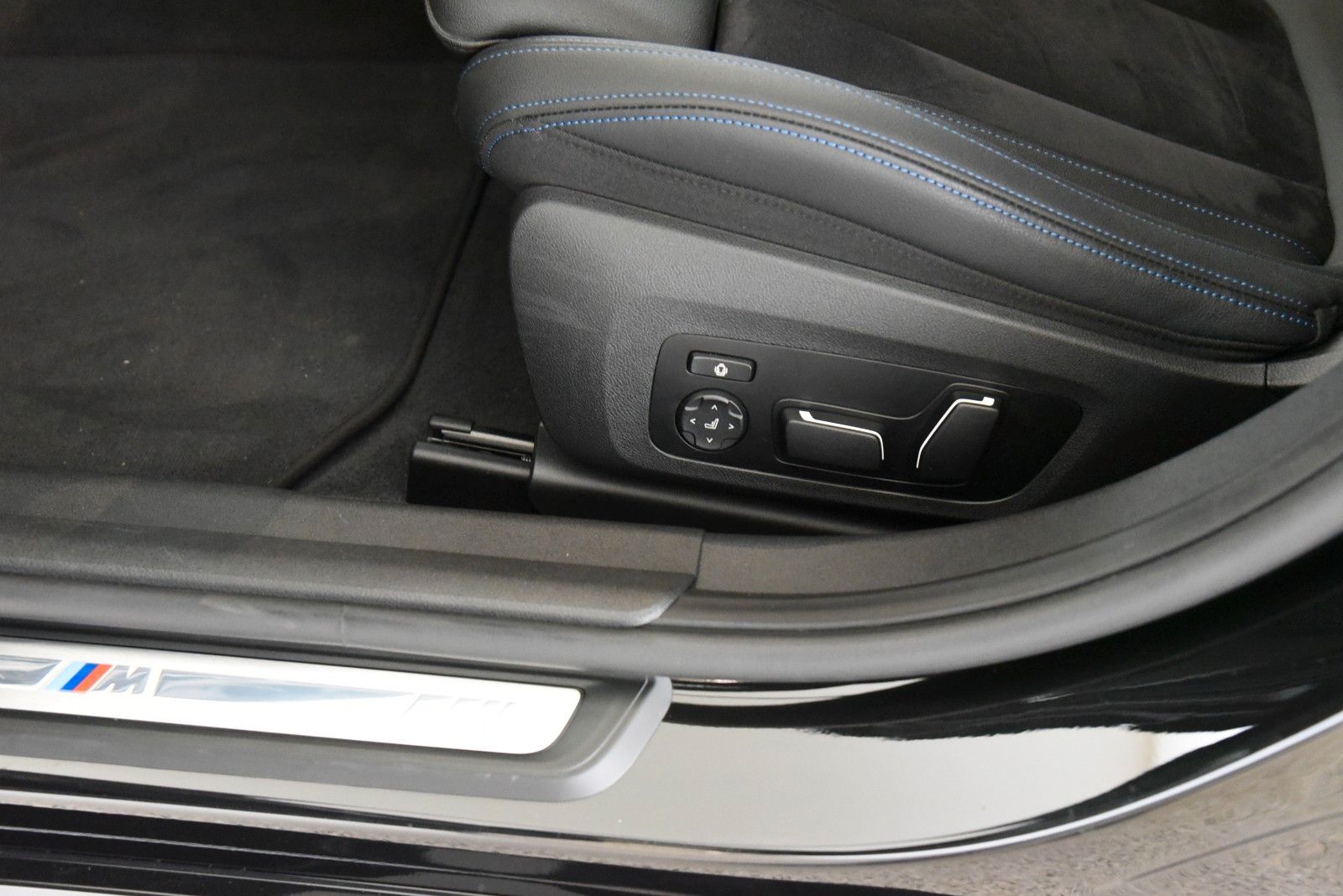 BMW 320d Touring xDrive M Sport ACC LED HUD H&K AHK