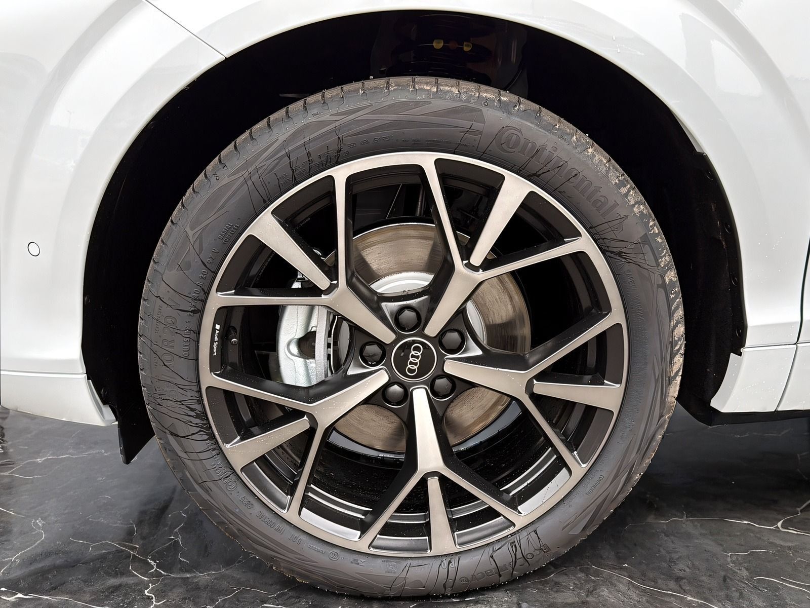 Audi Q3 TDI TECH PLUS+AHK+SHZ+KAMERA+NAVI+S-LINE+