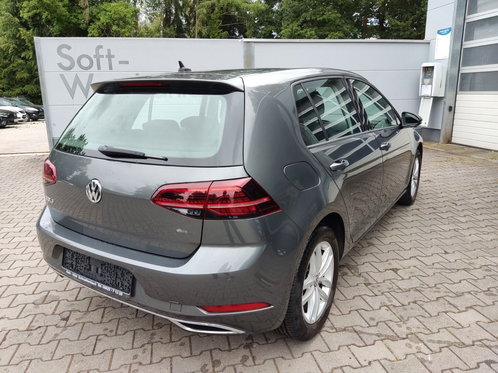 Volkswagen Golf 1.5 TSI DSG Highline - Samsaru's Car Outlet