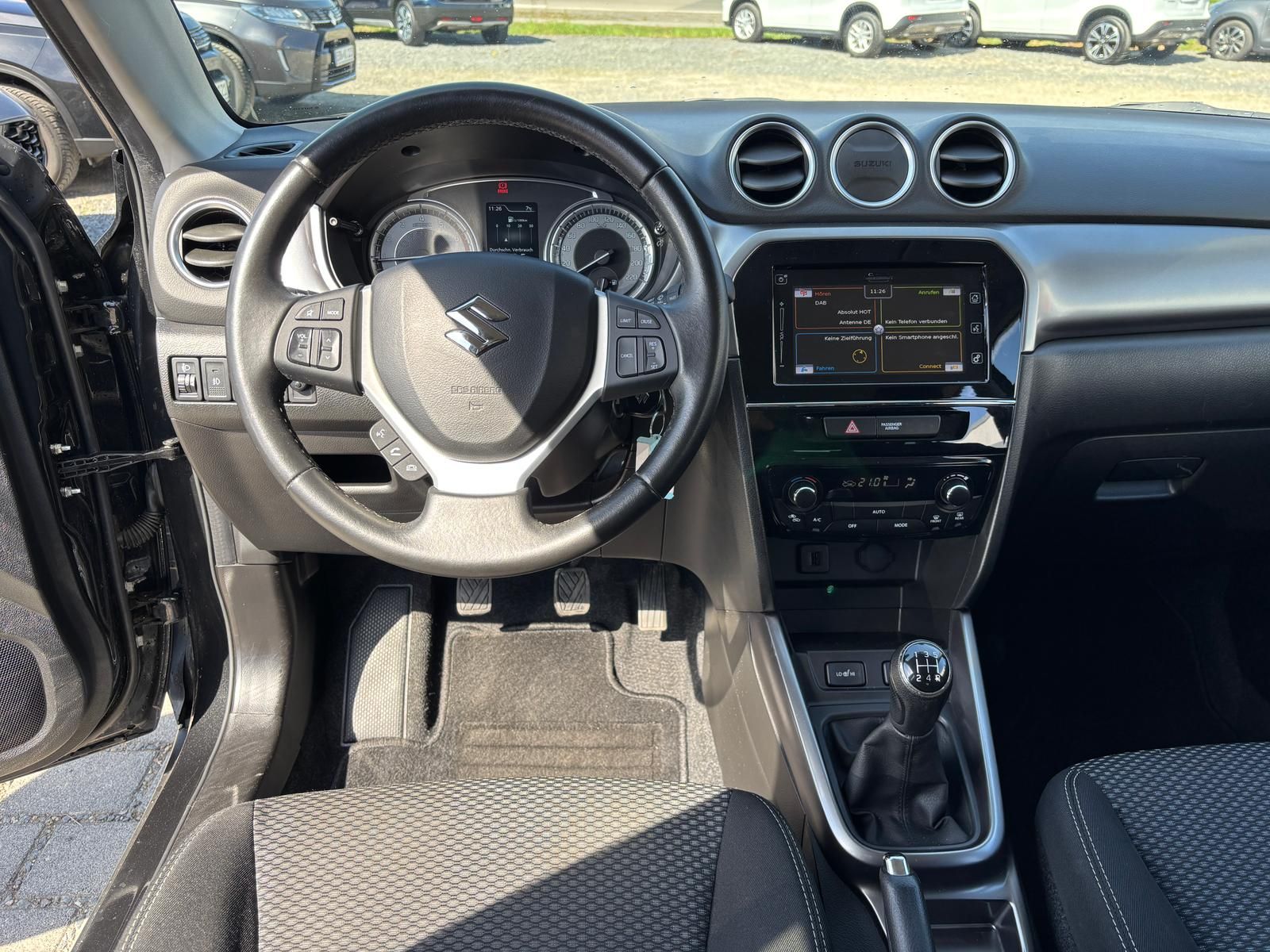 Suzuki Vitara 1.5 Hybrid Comfort - Samsaru's Car Outlet