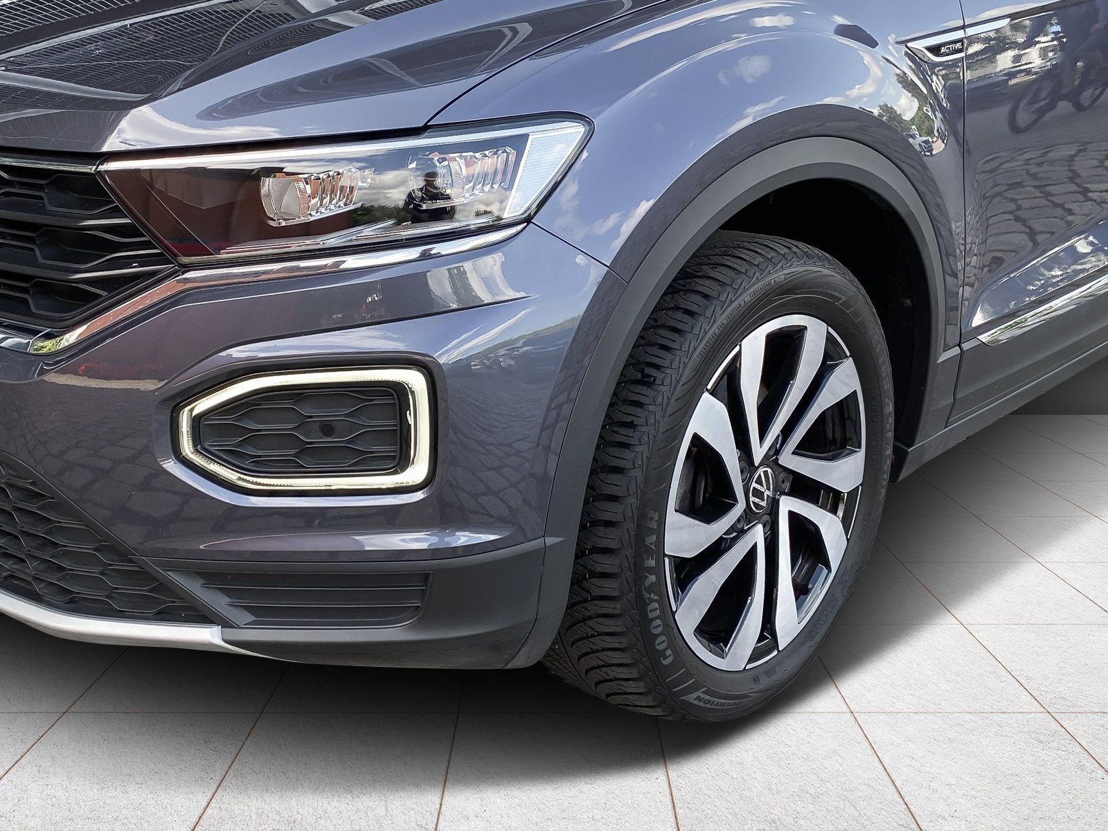 Volkswagen T-Roc 1.5 TSI Active DSG - Samsaru's Car Outlet