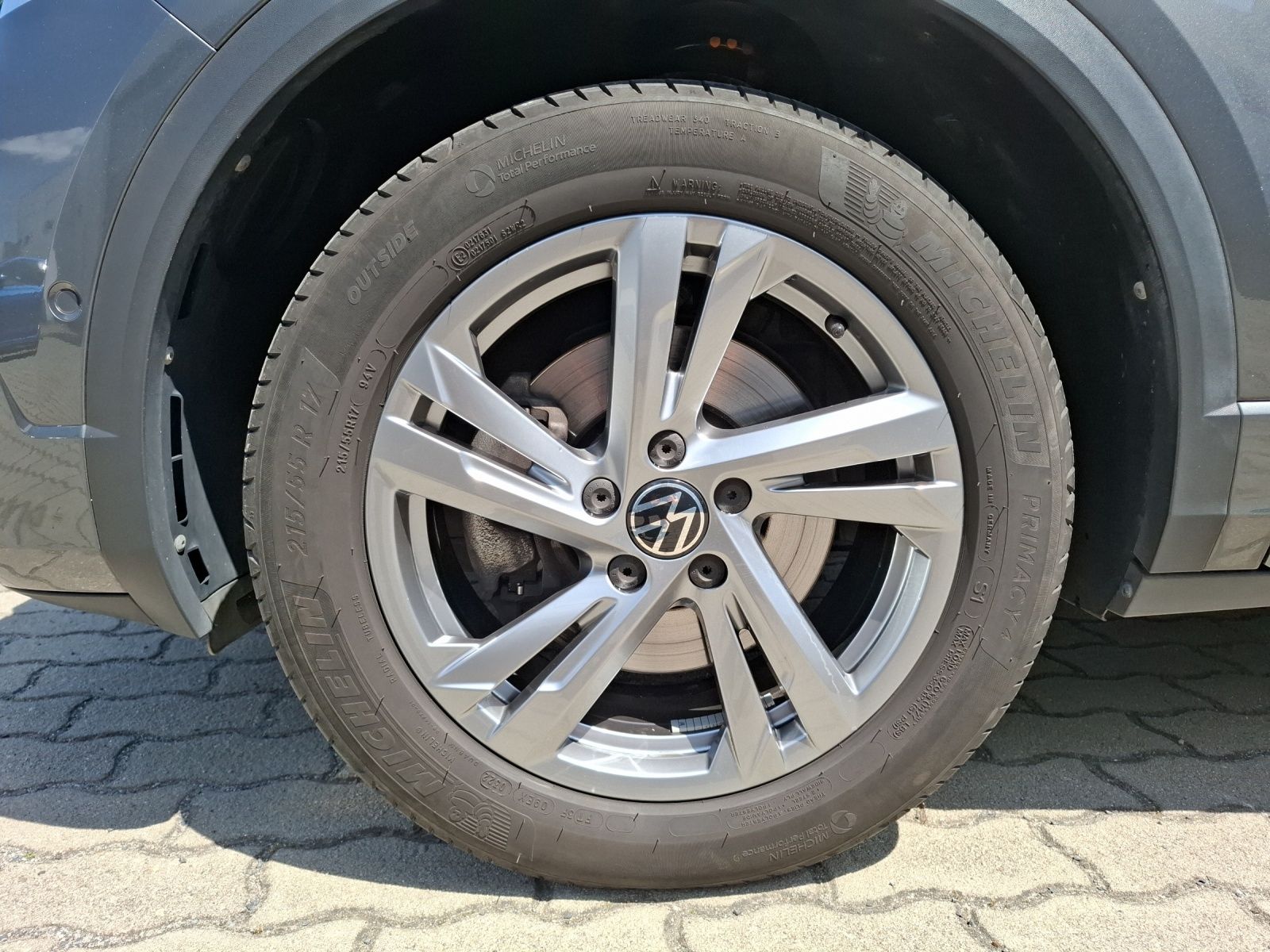 Volkswagen T-Roc TSI R-Line DSG 4M - Samsaru's Car Outlet