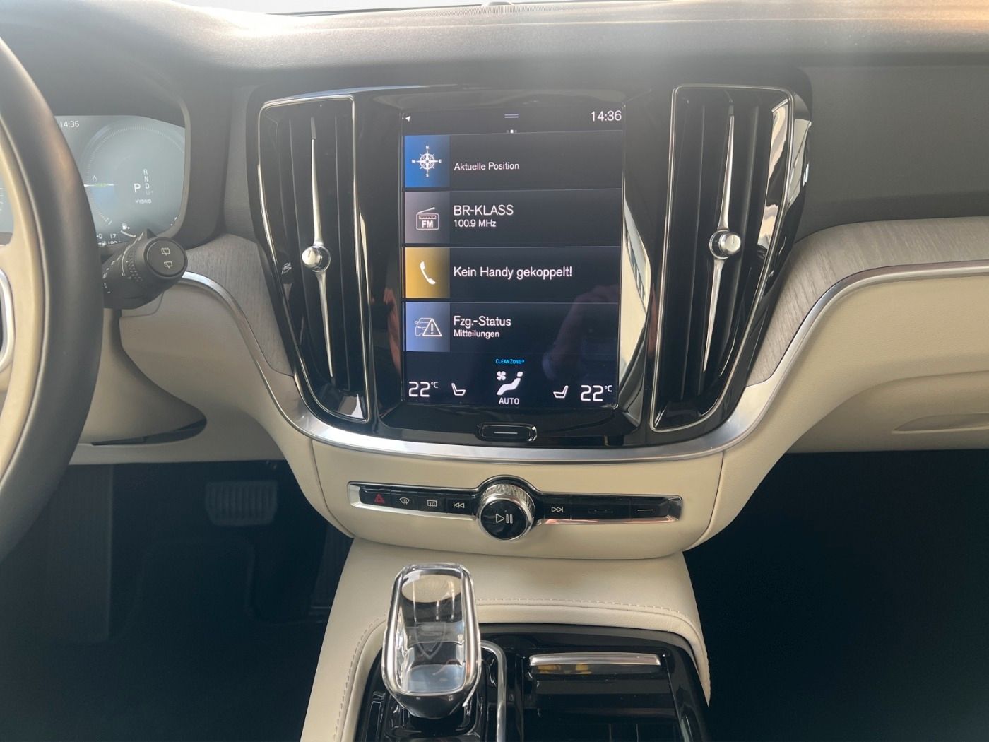 Volvo V60 T6 Plus Bright Recharge AHK,Kamera,DAB