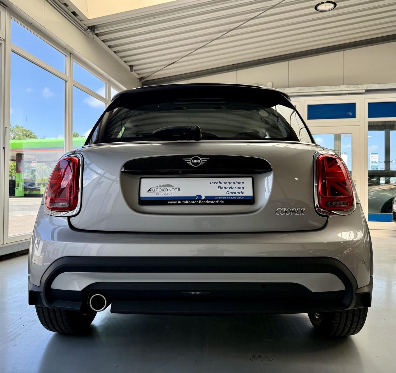 MINI Cooper Sport Resolute Edition - Samsaru's Car Outlet