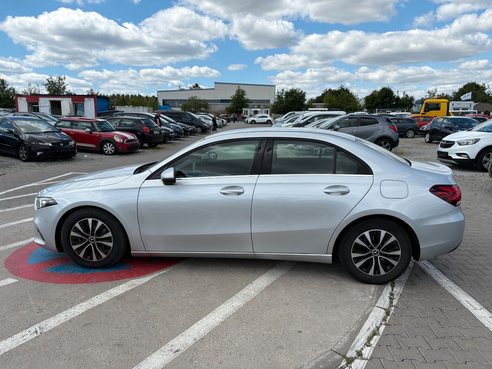 Mercedes-Benz A 180d Business - Samsaru's Car Outlet