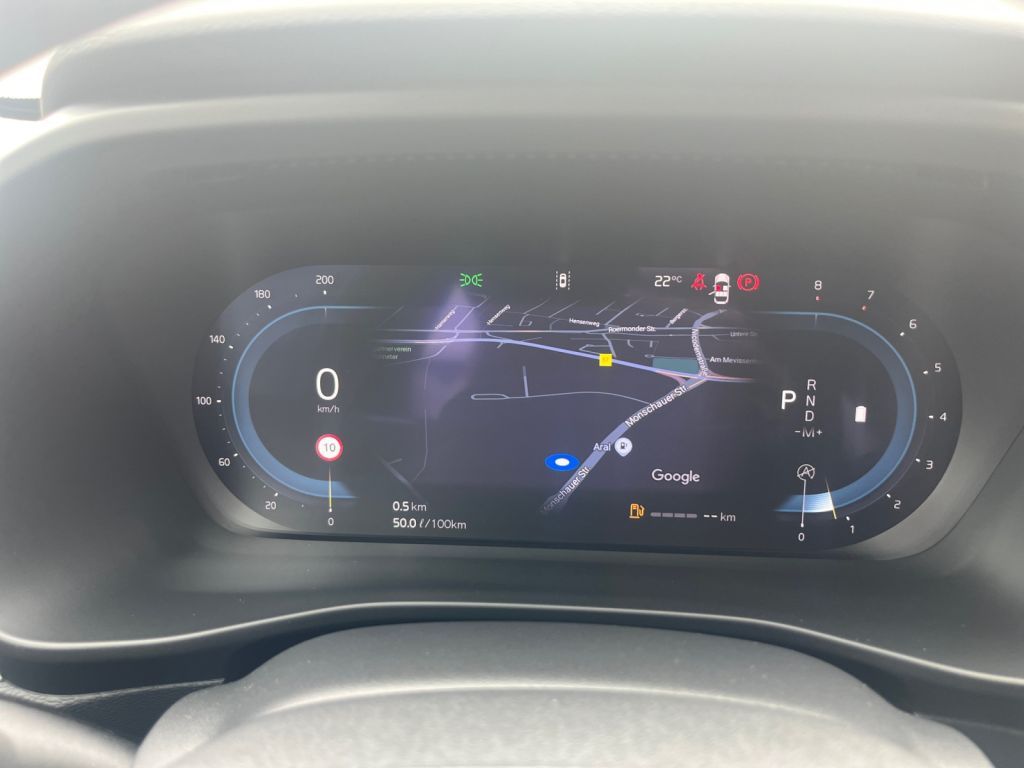Volvo XC40 B4 UltraDark - Samsaru's Car Outlet