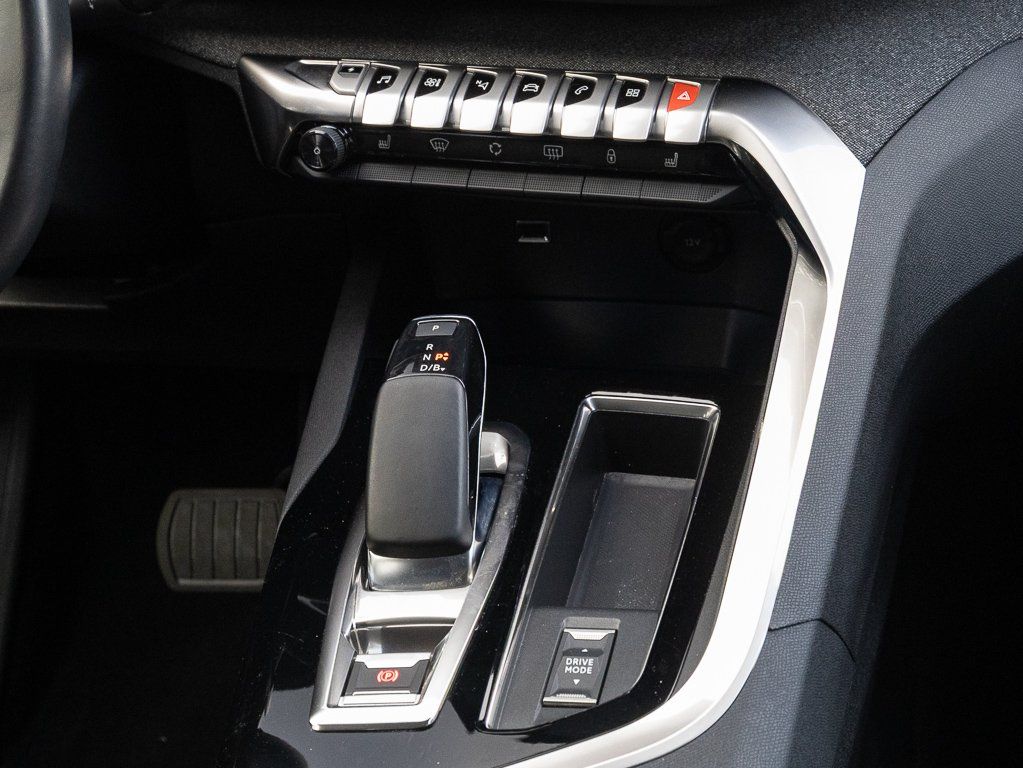 Peugeot 3008 Allure Pack HYBRID+OBC7,4kW+RKF360°+SHZ+eFH