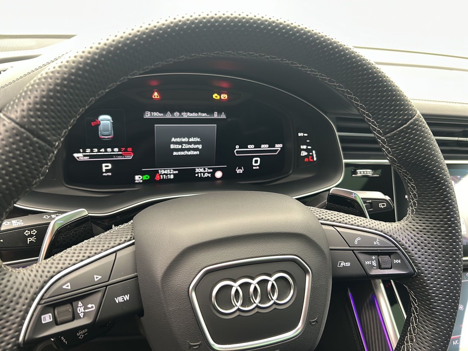 Audi RS Q8*Keramik*305 km/h*B&O*HUD*Pano*Standh*Matri