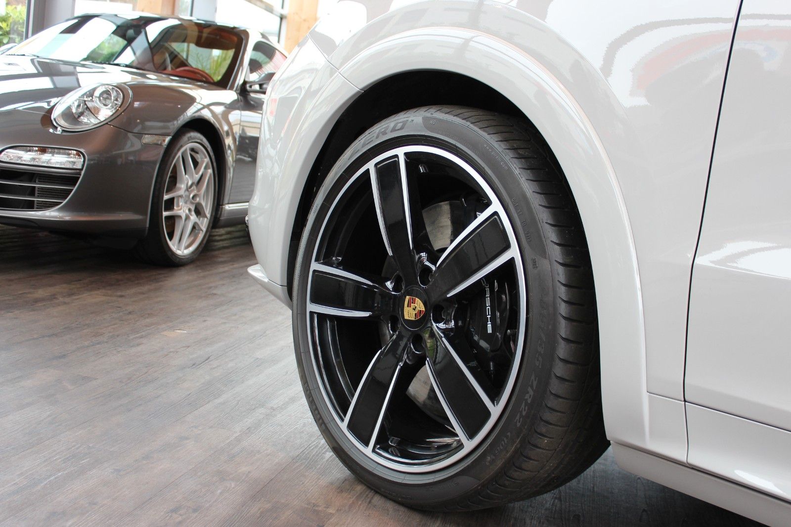 Porsche Cayenne Turbo Sport Design Kreide Approved 201T€