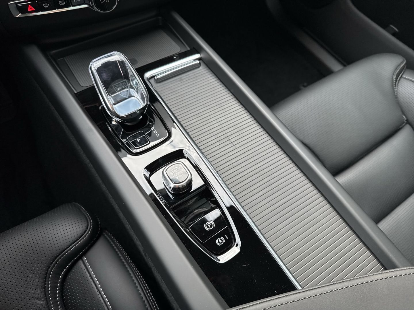 Volvo XC60 Ultra Black Edition Recharge Plug-In Hybrid