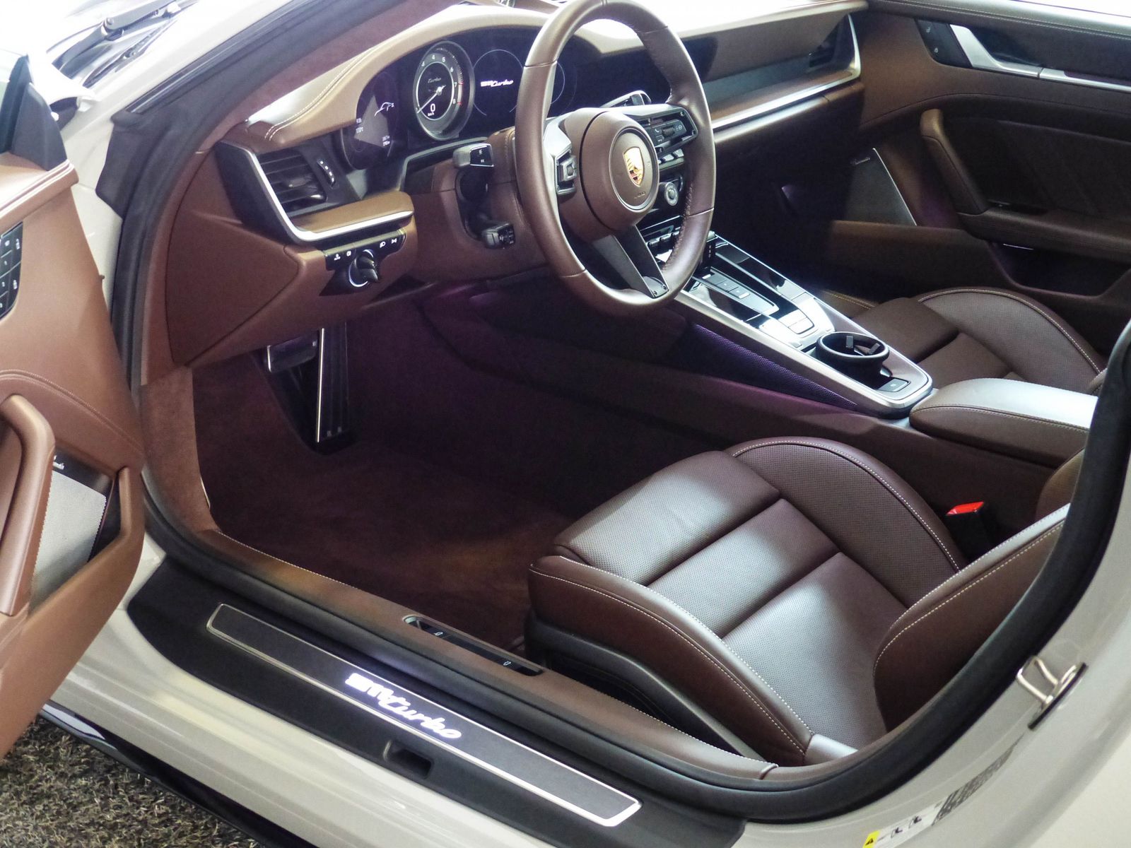 Porsche 992 Turbo Coupè - Samsaru's Car Outlet