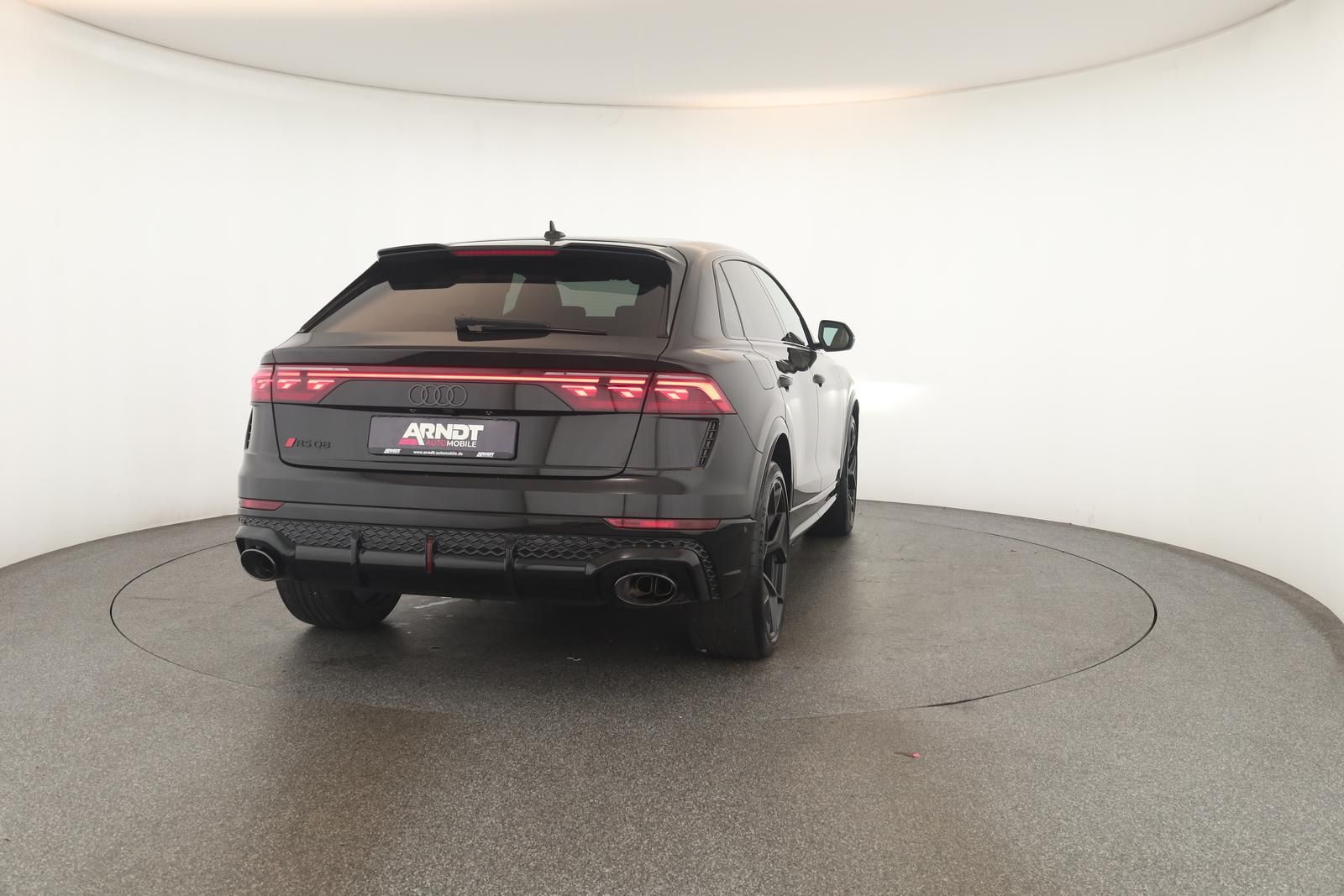 Audi RS Q8 SUV performance Laser Pano Vmax RSAbgas 23