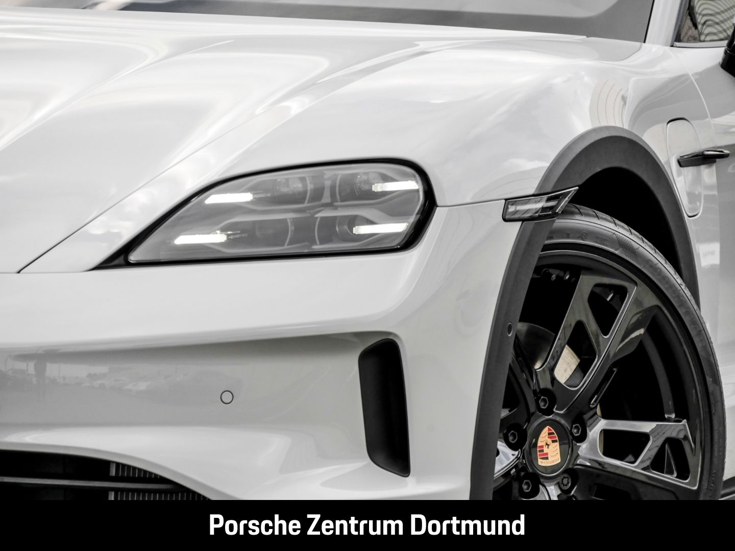 Porsche Taycan 4S Cross Turismo Head-Up Surround-View