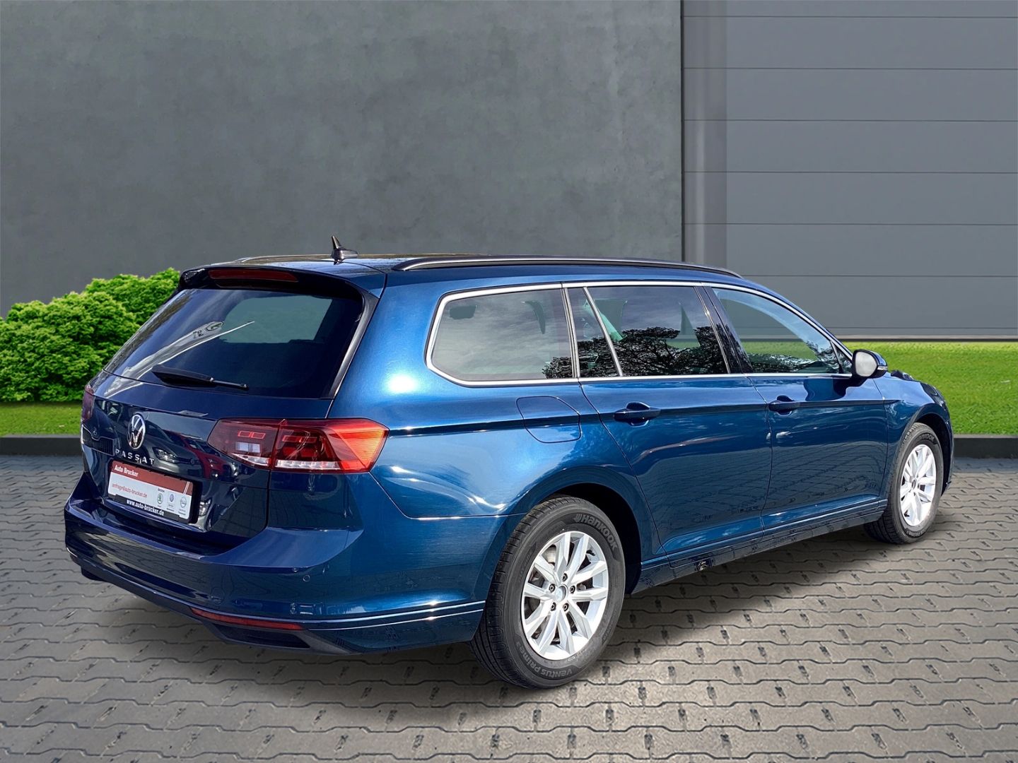 Volkswagen Passat Variant Business 2.0 TDI - Samsaru's Car Outlet
