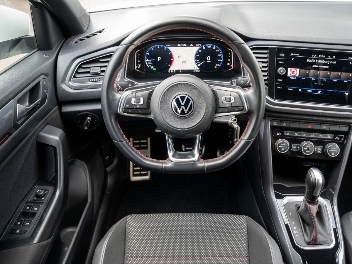 Volkswagen T-ROC Sport 1.5 TSI - Samsaru's Car Outlet