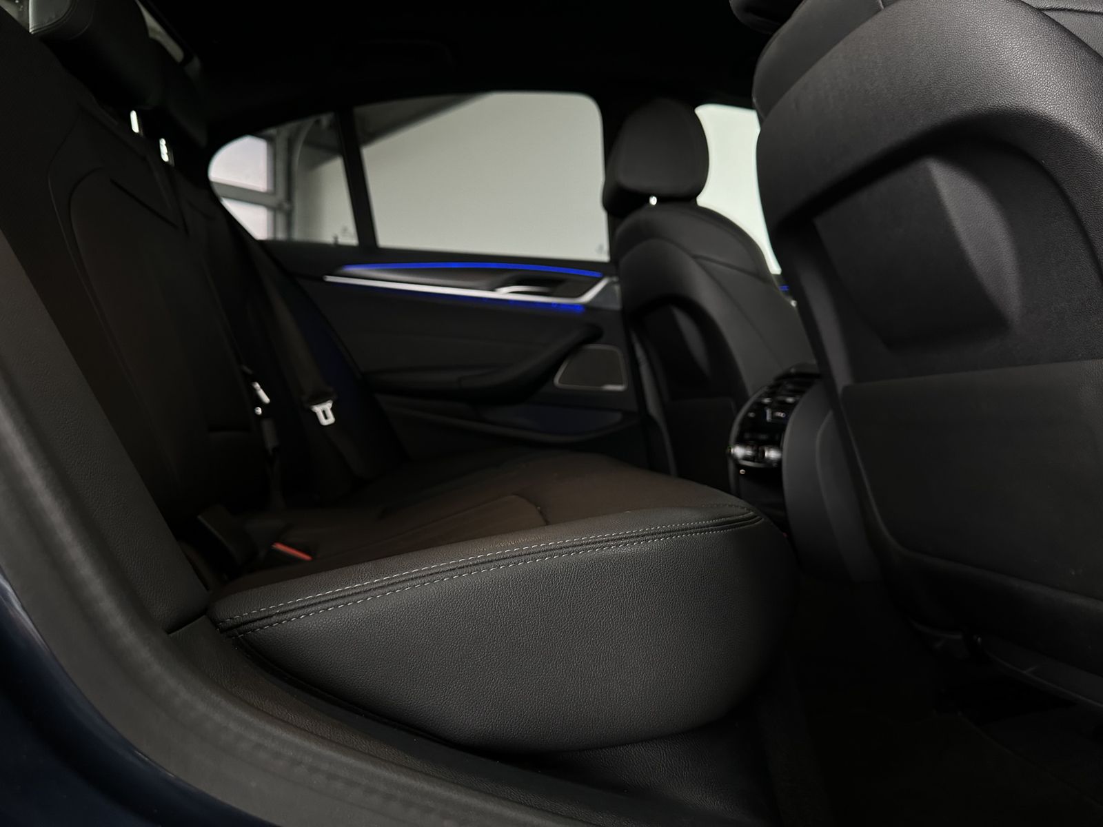 BMW 520 d xDrive M Sport |H-UP |H&K |BUSINESS|LED
