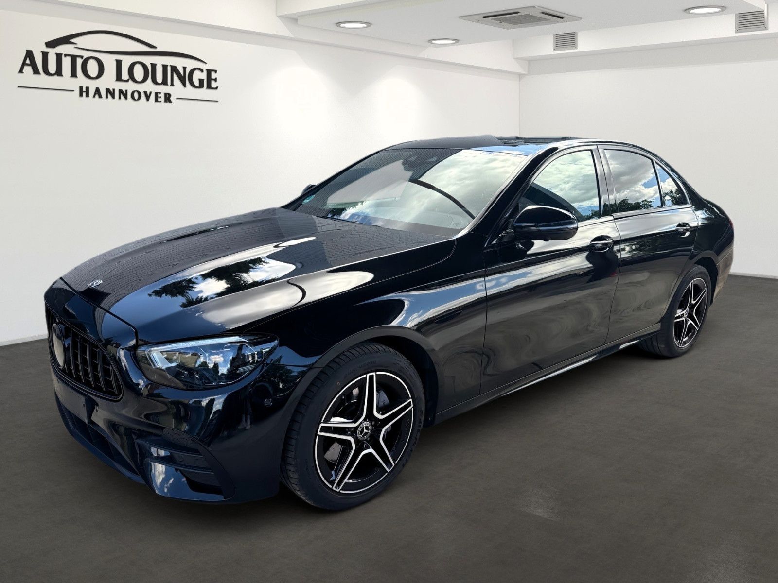 Mercedes-Benz E 220d 4MATIC AMG Line - Samsaru's Car Outlet