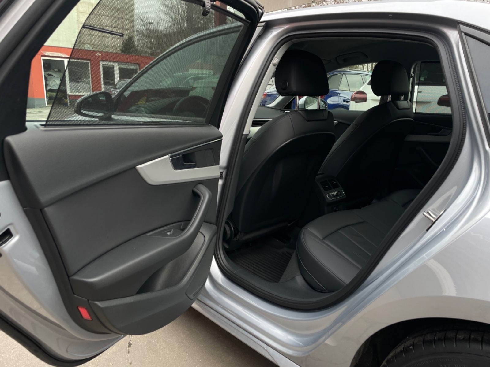 Audi A4 Lim. 40 TDI quattro advanced