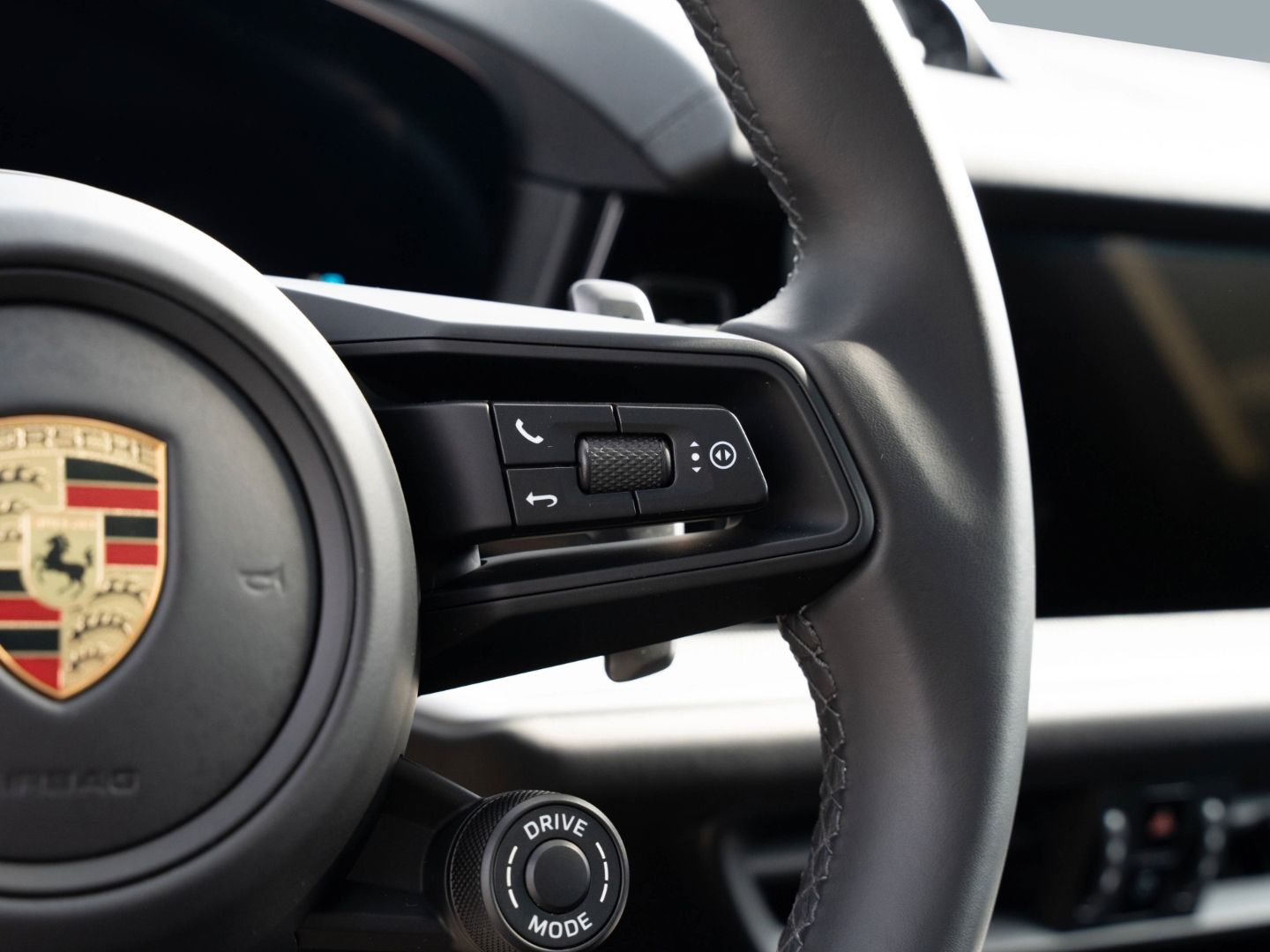 Porsche Cayenne E-Hybrid Coupe InnoDrive Surround View
