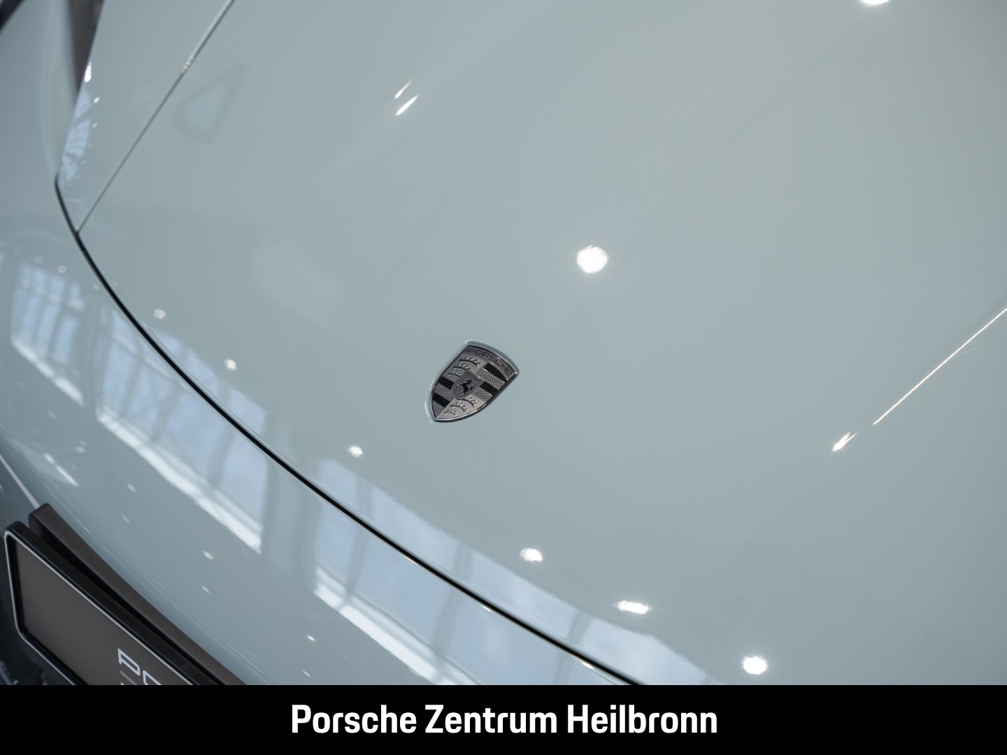 Porsche Taycan Turbo S Burmester Surround-View Head-Up