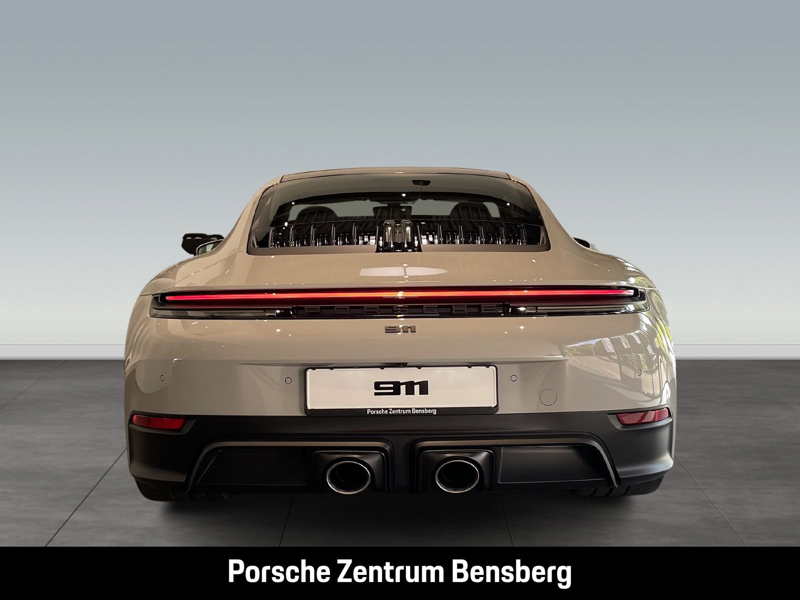 Porsche 911 Carrera 4 GTS