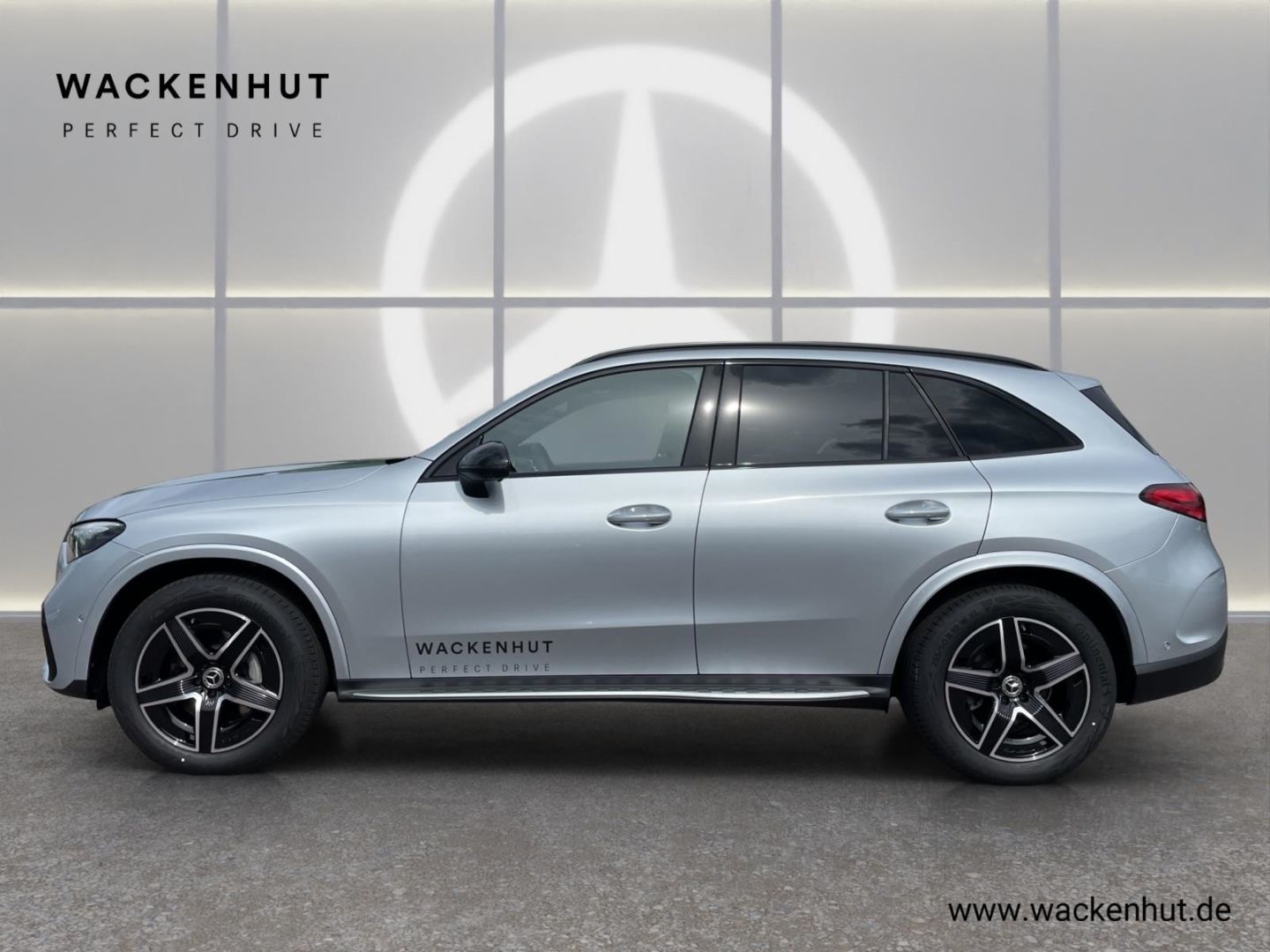 Mercedes-Benz GLC 220 d AMG NIGHT PANO AHK DISTR DIGITAL TRITT