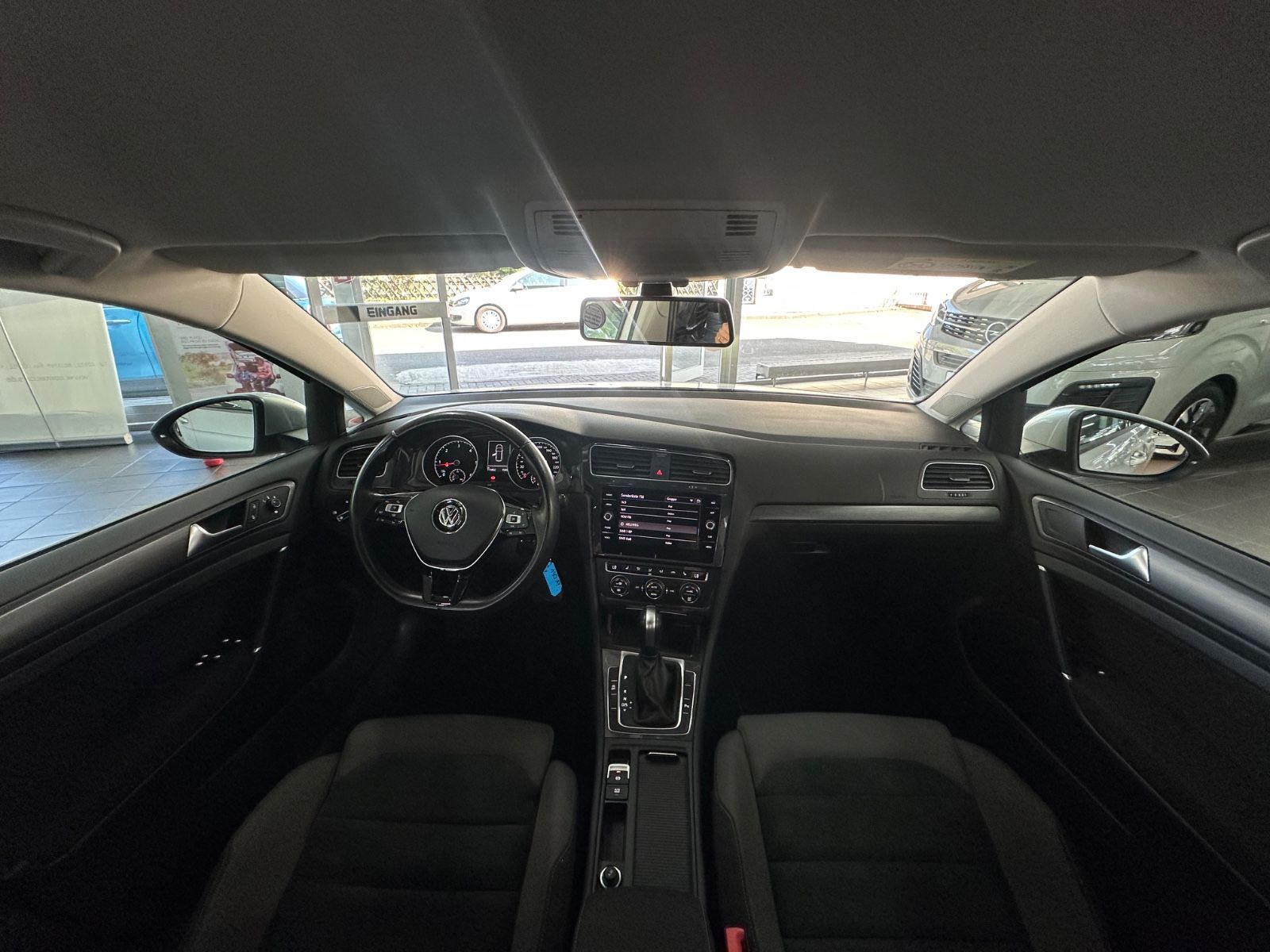 Volkswagen Golf VII 2.0 TDI Var. Comfortline - Samsaru's Car Outlet