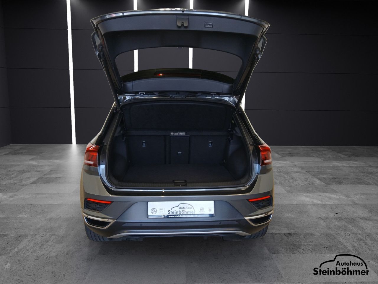 Volkswagen T-ROC Sport 1.5TSI DSG - Samsaru's Car Outlet