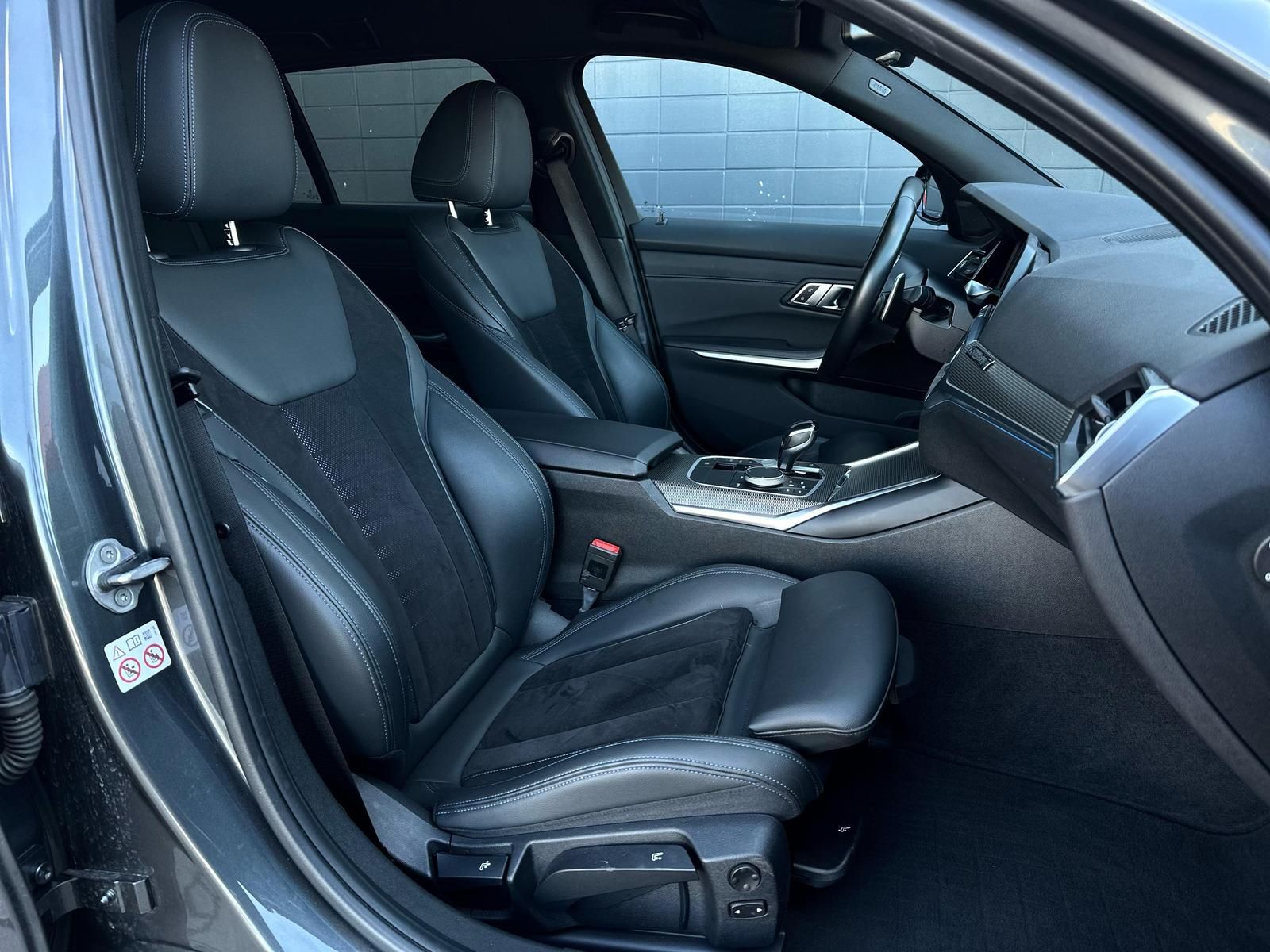 BMW 330e Touring M SPORT PAKET - Samsaru's Car Outlet