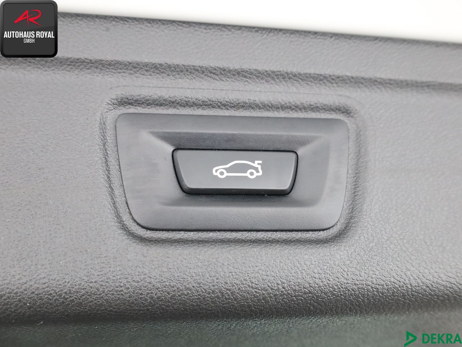 BMW 330 e T xDrive - Samsaru's Car Outlet