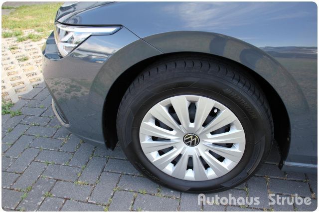 Volkswagen Golf VIII 1.0 TSI - Samsaru's Car Outlet