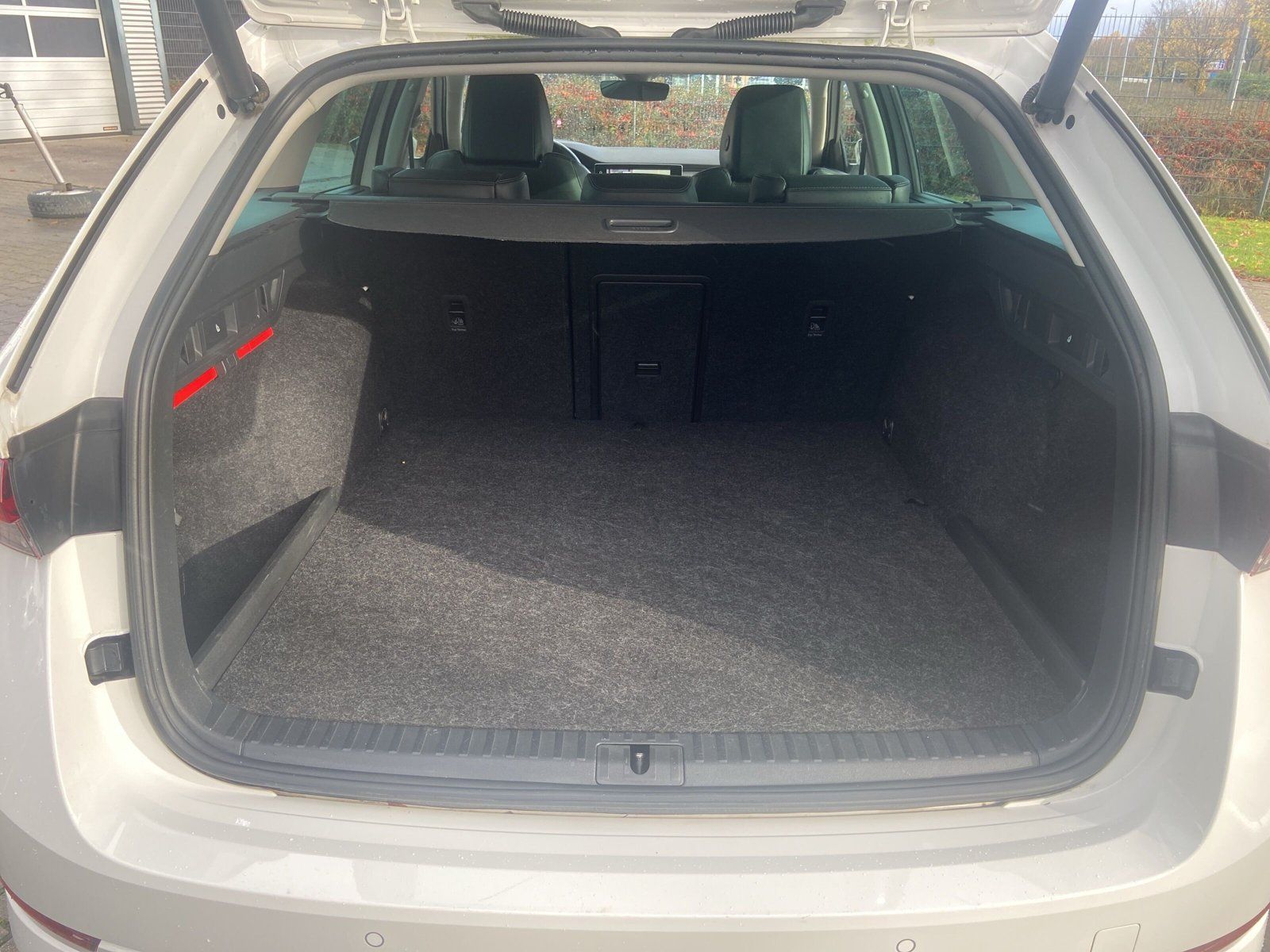 Skoda Octavia Combi 1.4TSI iV DSG Kamera-Leder-Navi