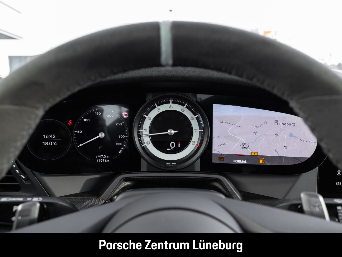 Porsche 992 911 Dakar - Samsaru's Car Outlet