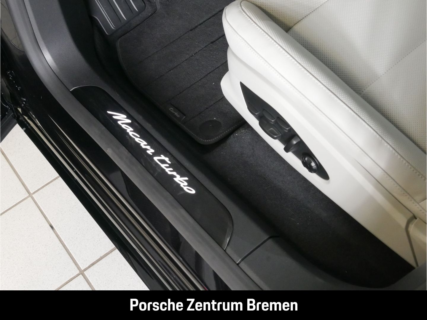 Porsche Macan Electric Turbo Sportpaket - Samsaru's Car Outlet