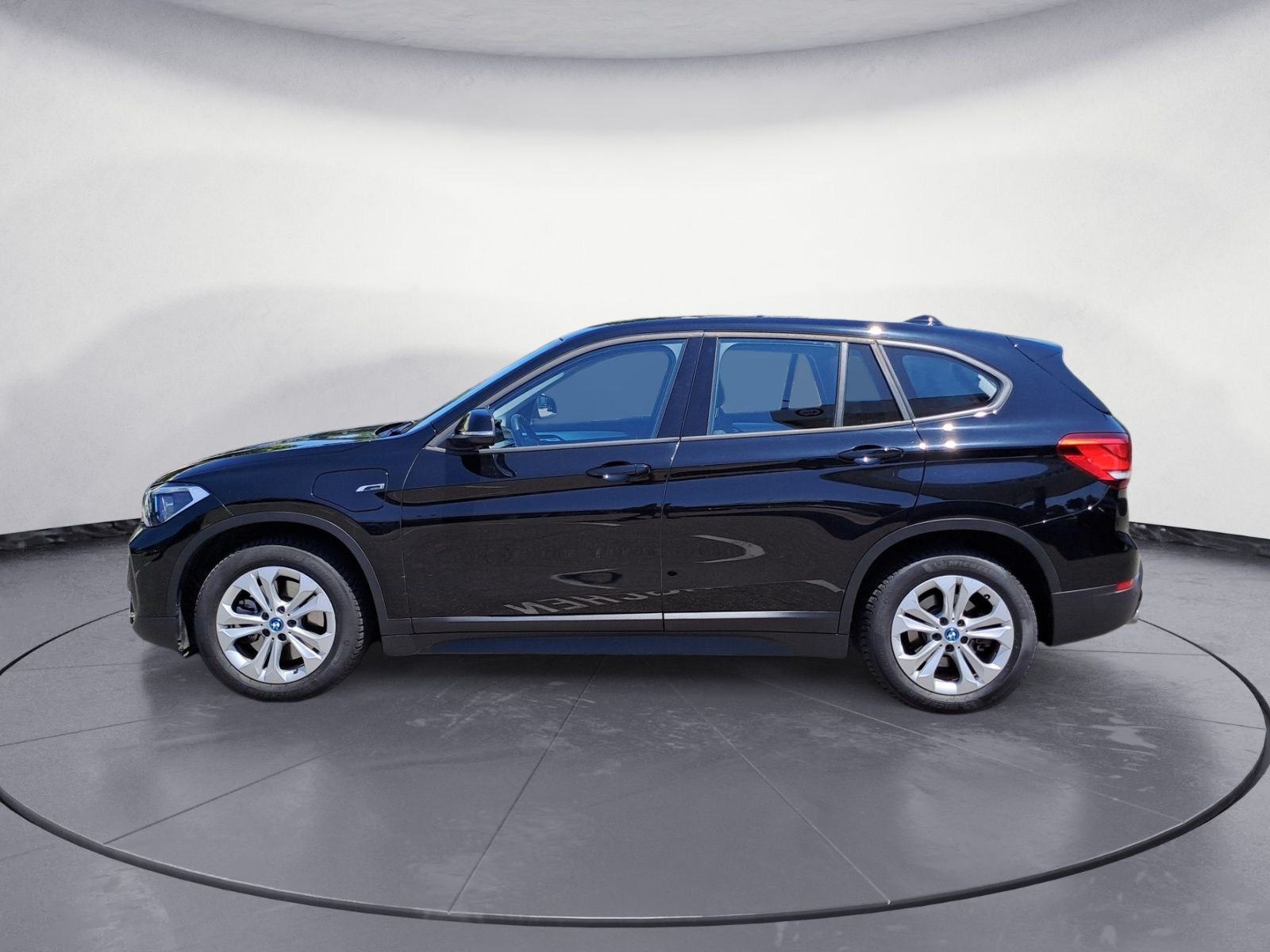 BMW X1 xDrive25e Advantage - Samsaru's Car Outlet
