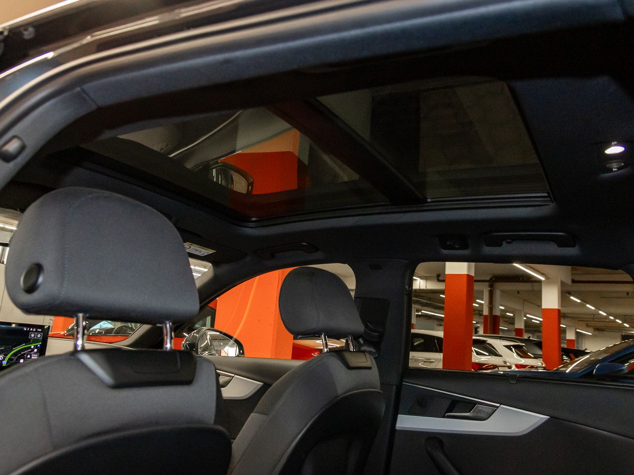 Audi A4 Avant 40 TFSI advanced - Samsaru's Car Outlet