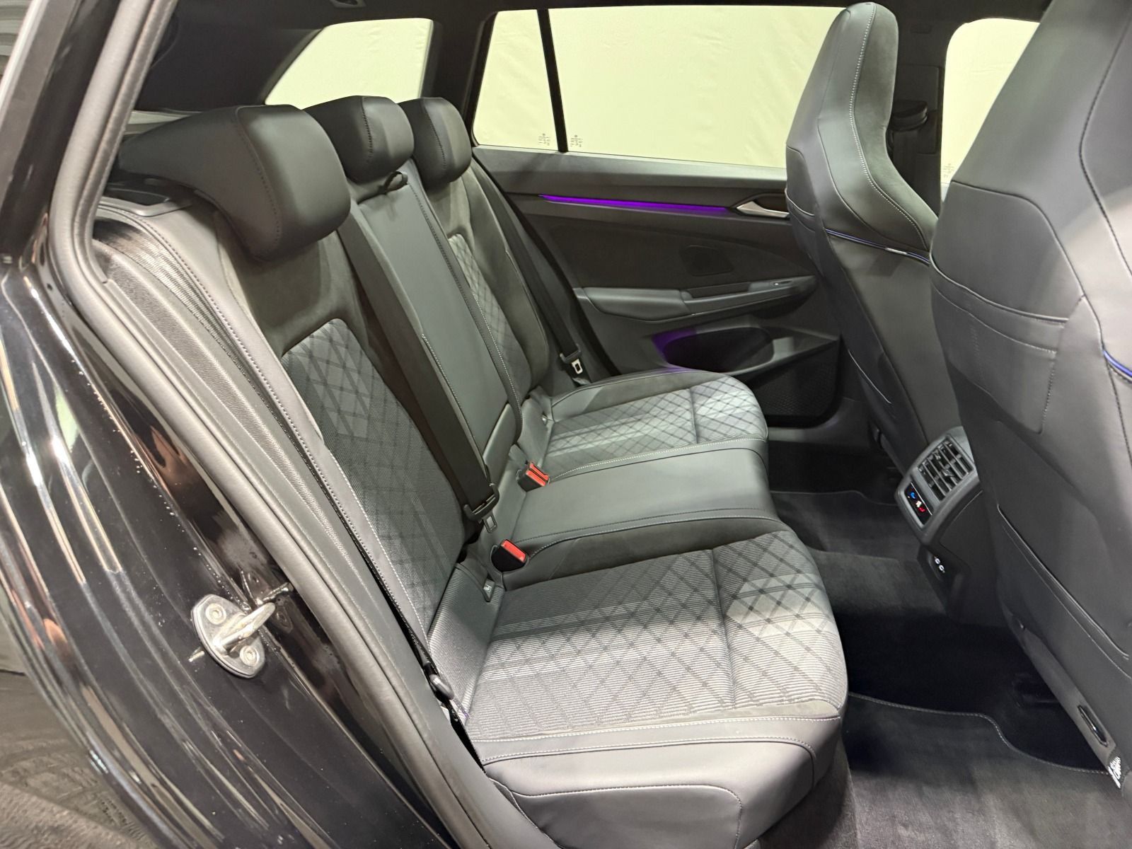 Volkswagen Golf Variant R-Line 2.0 TSI DSG 4M Black Style