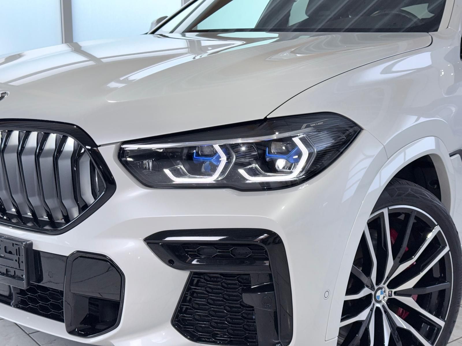 BMW X6 40d xDrive-M Sport/Sky/AHK/360/HUD/B&W/Iconic