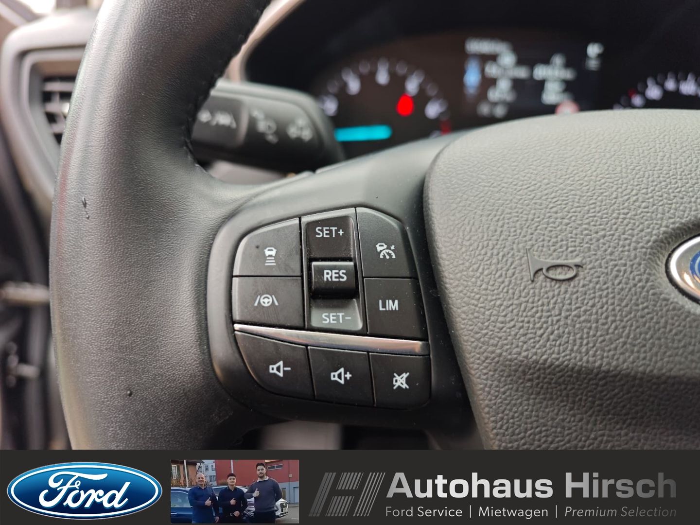 Ford Focus Turnier Active Navi LED ACC CarPlay WLAN D