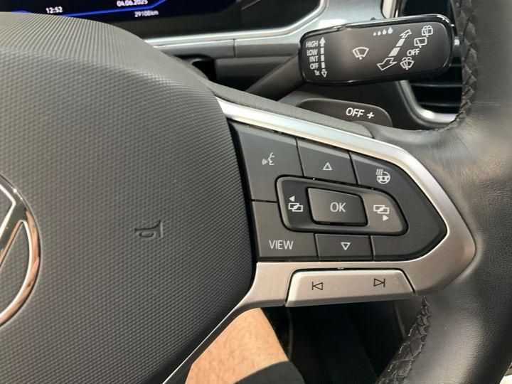 Volkswagen T-Roc 1.5 TSI STYLE - Samsaru's Car Outlet