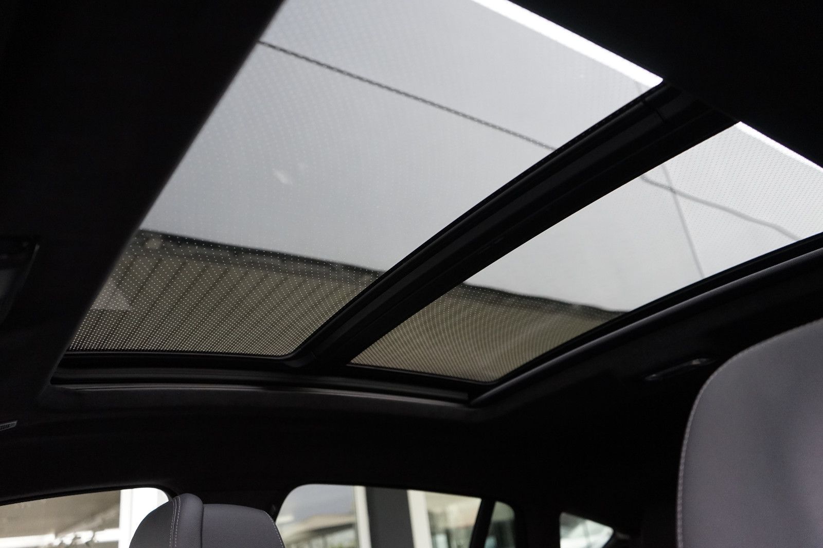 BMW X6 40xd M Sport*3xTV*Carbon*Massage*ACC*PanoSKY*